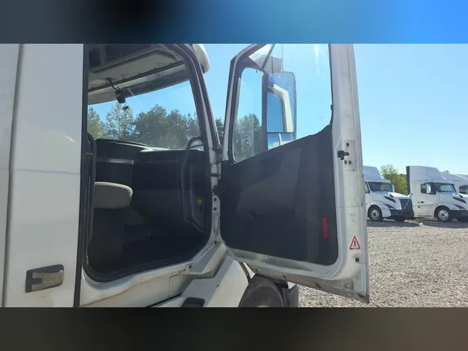 2019 Volvo VNL300