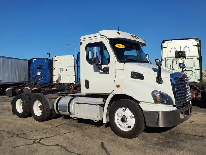 2019 FREIGHTLINER/MERCEDES CASCADIA 113e85a17c9e5a65590e30d56ee19a6dc7e