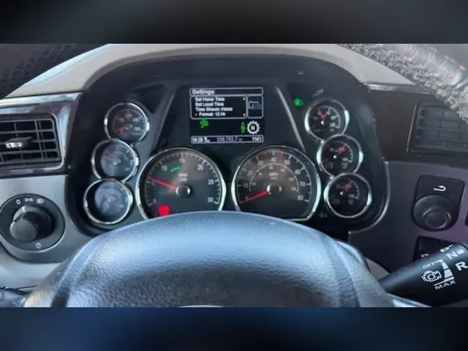 2022 Peterbilt 579