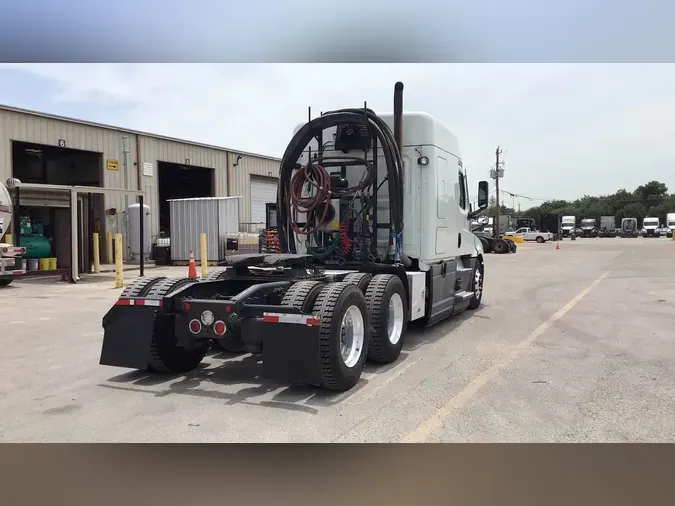 2022 Freightliner Cascadia 126