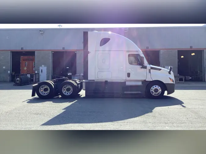 2022 Freightliner Cascadia 126e85cd9dd988a1670675963b3755dabd6