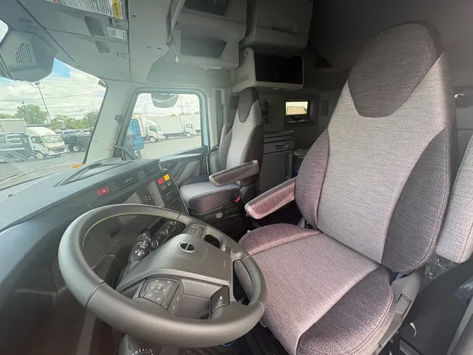 2027 VOLVO TRUCK VNL64TV04e85d11ea79c52cf7efa92b8ee41f8932