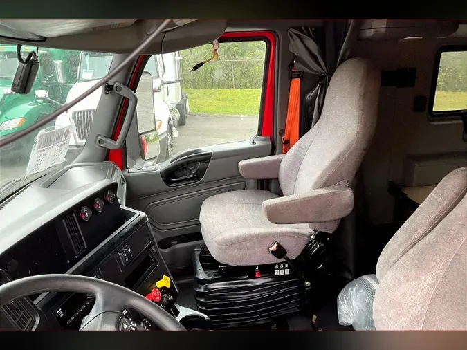 2021 INT LT625 6x4