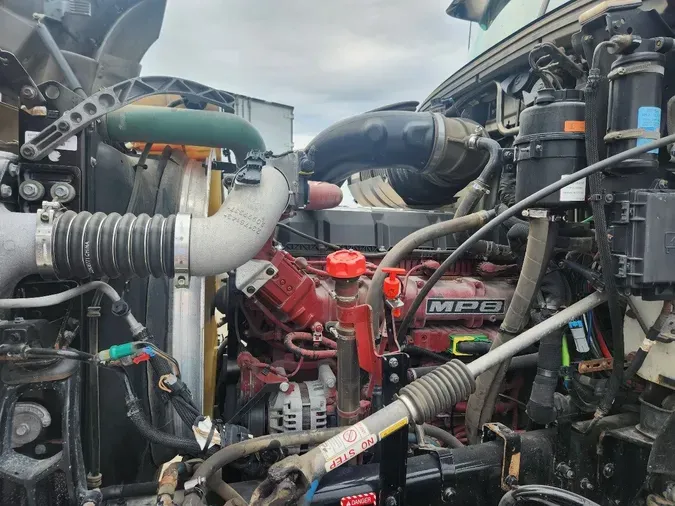 2020 MACK GR64BT