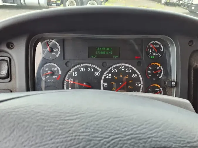 2018 FREIGHTLINER M2 106