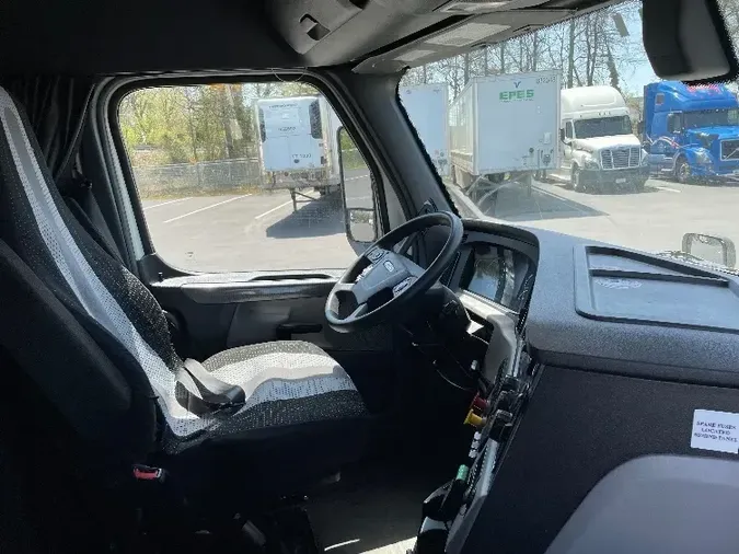 2019 Freightliner T12664ST