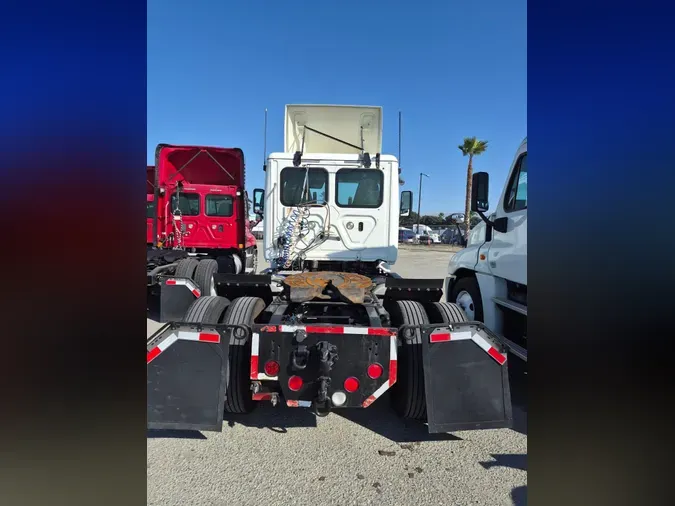 2018 FREIGHTLINER/MERCEDES CASCADIA 113