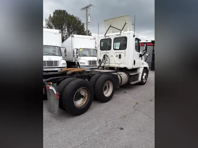 2016 FREIGHTLINER/MERCEDES CASCADIA 125