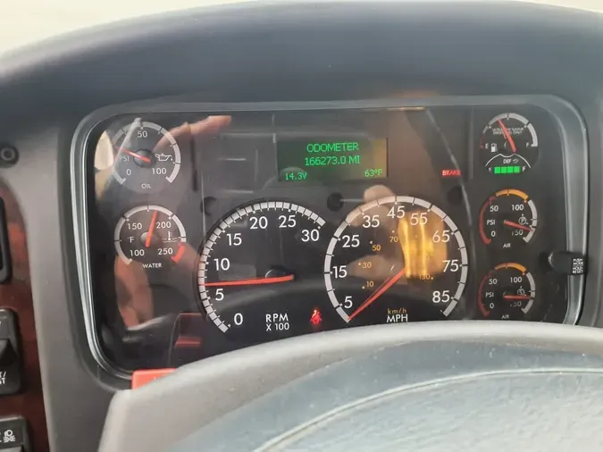 2018 FREIGHTLINER M2 106