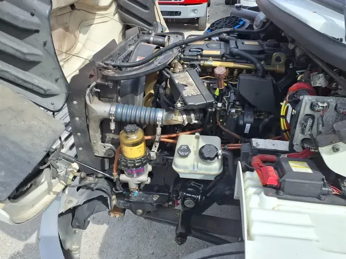 2019 FREIGHTLINER/MERCEDES M2 106