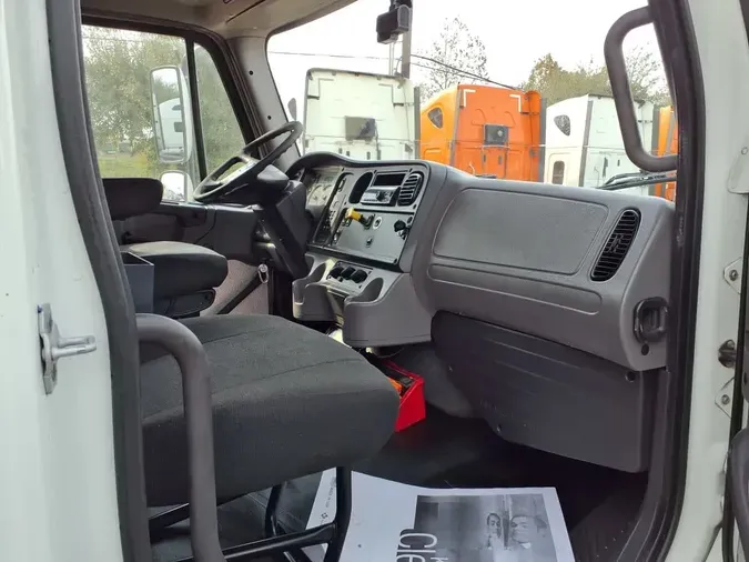 2019 FREIGHTLINER/MERCEDES M2 106