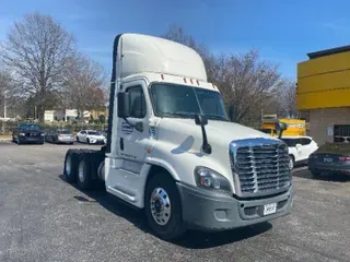 2017 FREIGHTLINER X12564ST