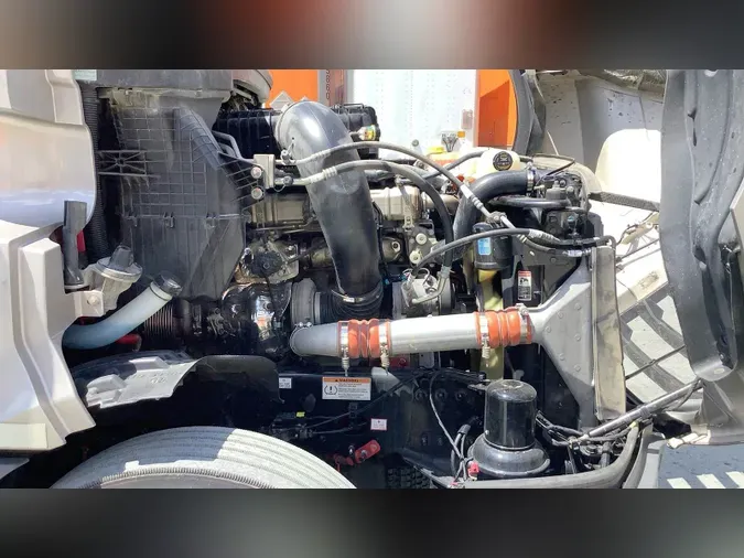 2023 Freightliner Cascadia 126e87118ff186dde7b3a2e4865158cd93a