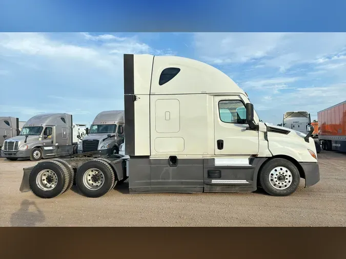 2021 Freightliner Cascadia