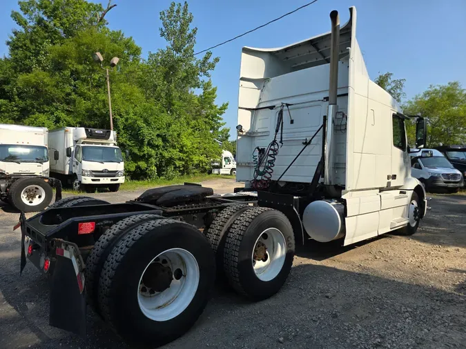 2019 VOLVO VNR64T-640