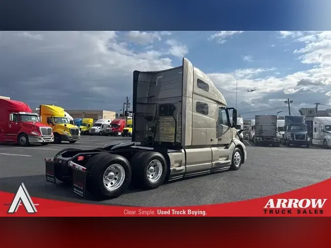 2022 VOLVO VNL760