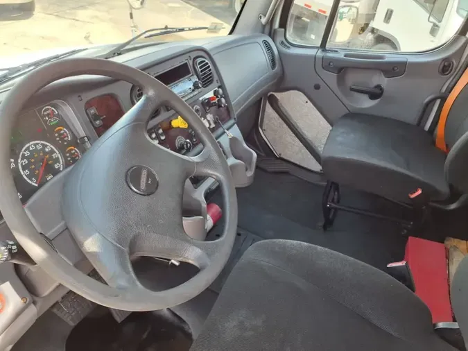 2016 FREIGHTLINER/MERCEDES M2 106e8799fe622ac795534297ae712335d95