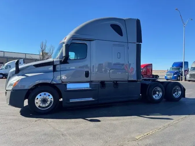 2021 FREIGHTLINER CASCADIA