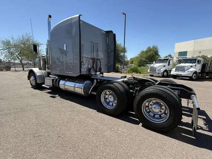2020 Peterbilt 389