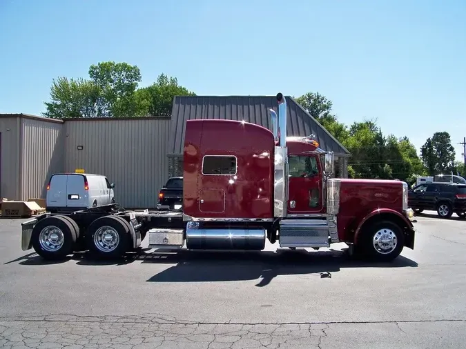 2022 Peterbilt 389