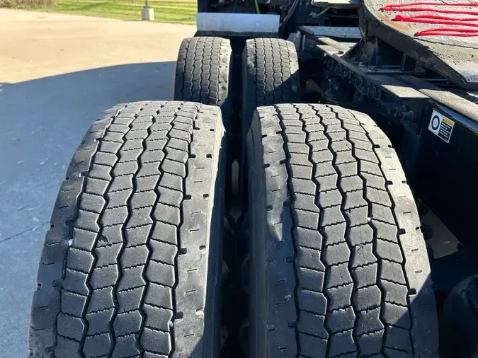 2022 Kenworth T680e87e514d95bb6ab2bbfb00fd9b7a3052