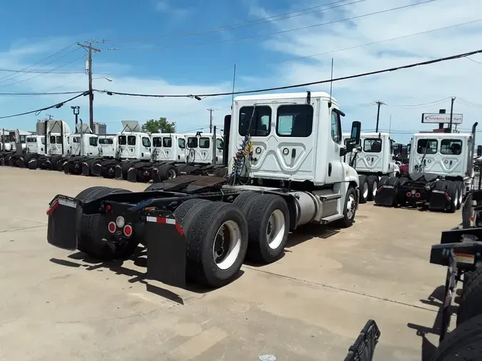 2020 FREIGHTLINER CASCADIA 125