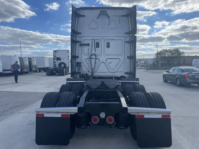 2015 FREIGHTLINER CASCADIA 125