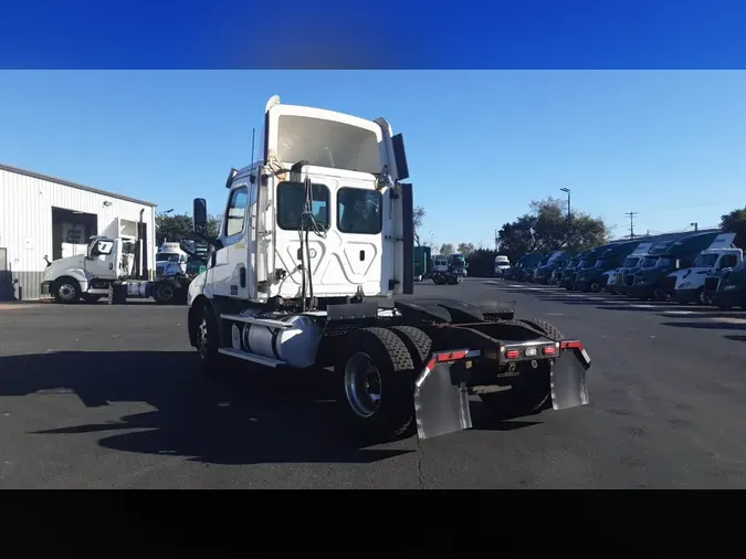 2019 Freightliner Cascadia 126e880664e13fe734fd9dffecfdaa15f1f