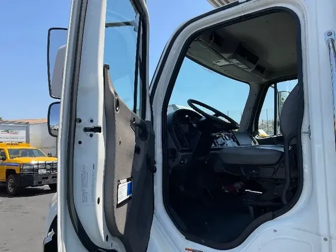 2017 Freightliner M2