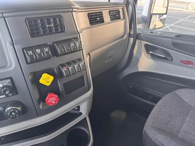 2023 Peterbilt 579