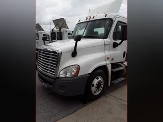 2016 FREIGHTLINER/MERCEDES CASCADIA 125