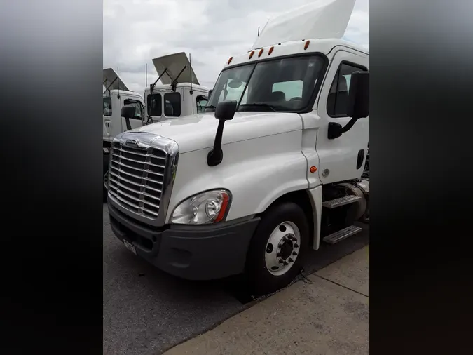 2016 FREIGHTLINER/MERCEDES CASCADIA 125e886e8c4f4f42004d9fef22d4daf47f6