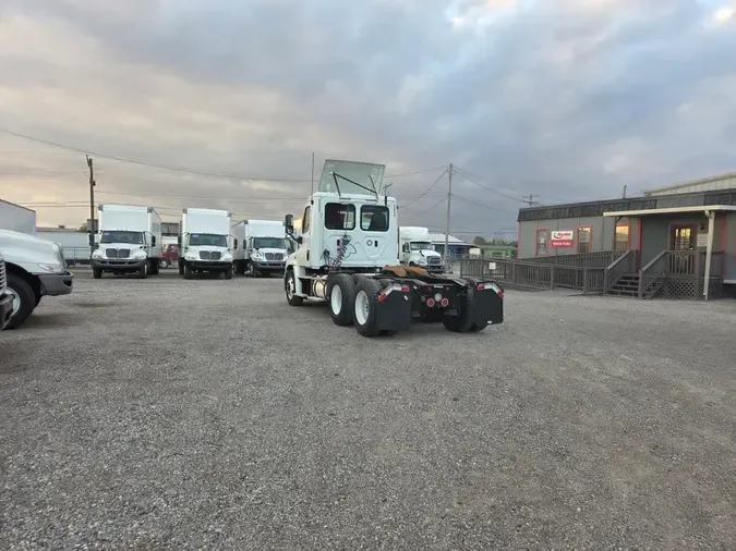 2018 FREIGHTLINER/MERCEDES CASCADIA 125