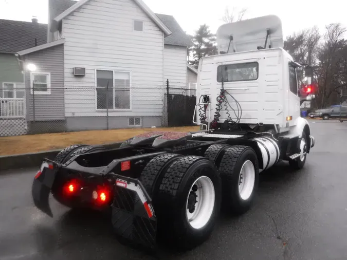 2019 VOLVO VNL