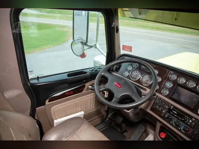 2020 PETERBILT 389