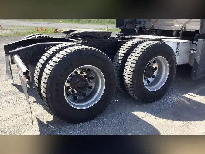 2021 Freightliner Cascadia 126
