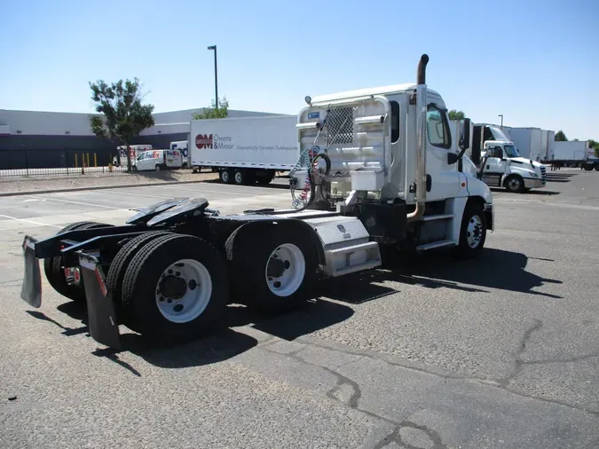 2018 FREIGHTLINER/MERCEDES CASCADIA 125