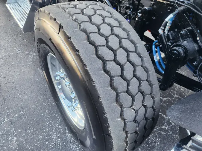 2026 Kenworth W900Le890a6728bd137561ce348fa2e5112b6