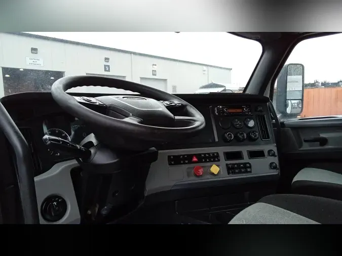 2020 Freightliner Cascadia 126