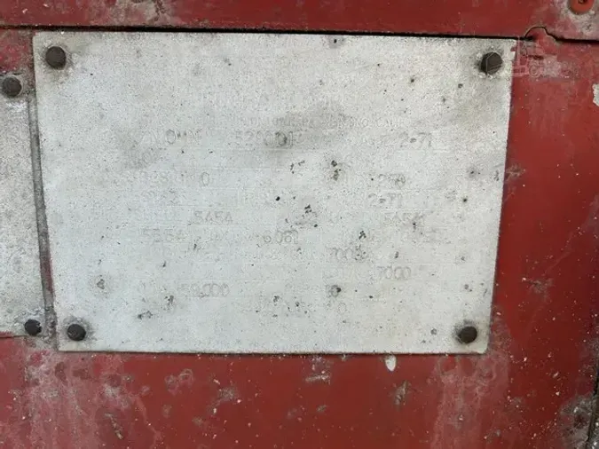 1971 FRUEHAUF 7000 GALLON TANK