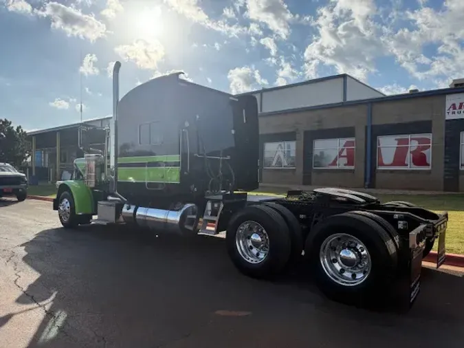 2019 PETERBILT 389