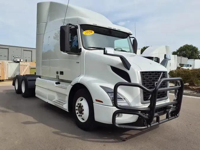 2020 VOLVO VNR64T-640