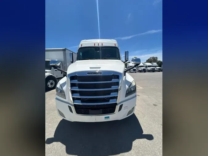 2020 FREIGHTLINER NEW CASCADIA 126