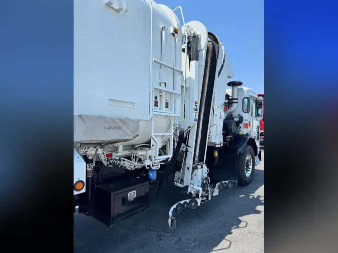 2022 Peterbilt 520