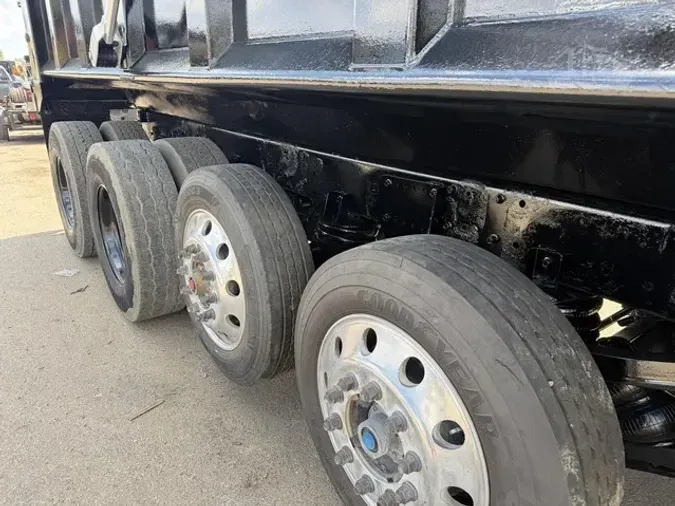 2003 MACK GRANITE CV713