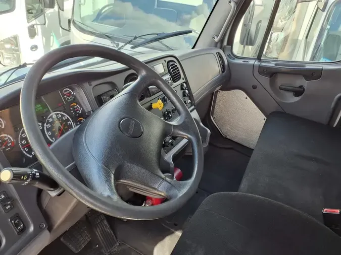 2019 FREIGHTLINER/MERCEDES M2 106
