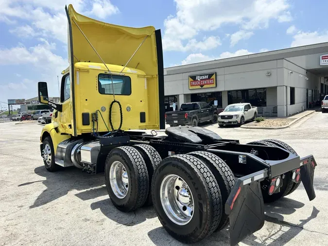 2021 Peterbilt 579e8a7874a5c30bbc4663e335f34b8add5