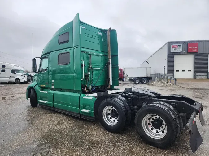 2021 VOLVO VNL64T860