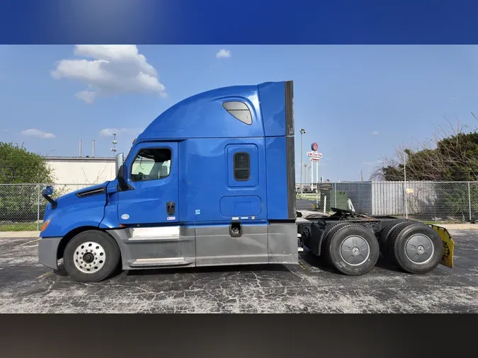 2020 FREIGHTLINER CASCADIA 126