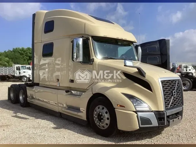 2023 VOLVO VNL64T860